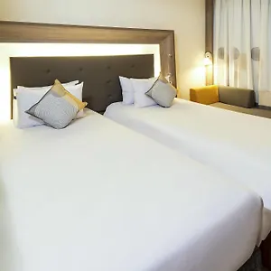 Novotel World Forum Отель